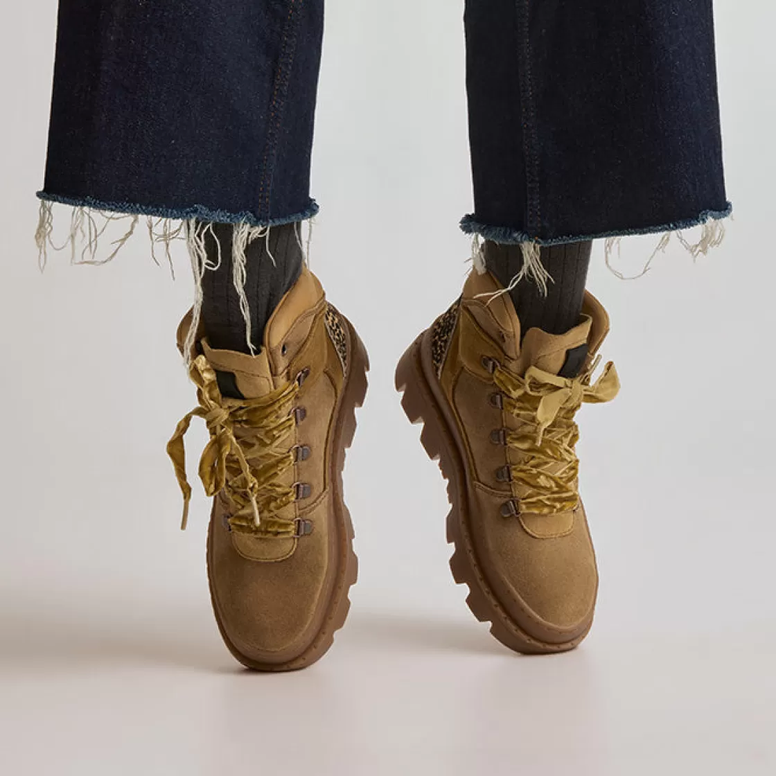Satorisan Unalome Hike Suede Faded Chestnut Best